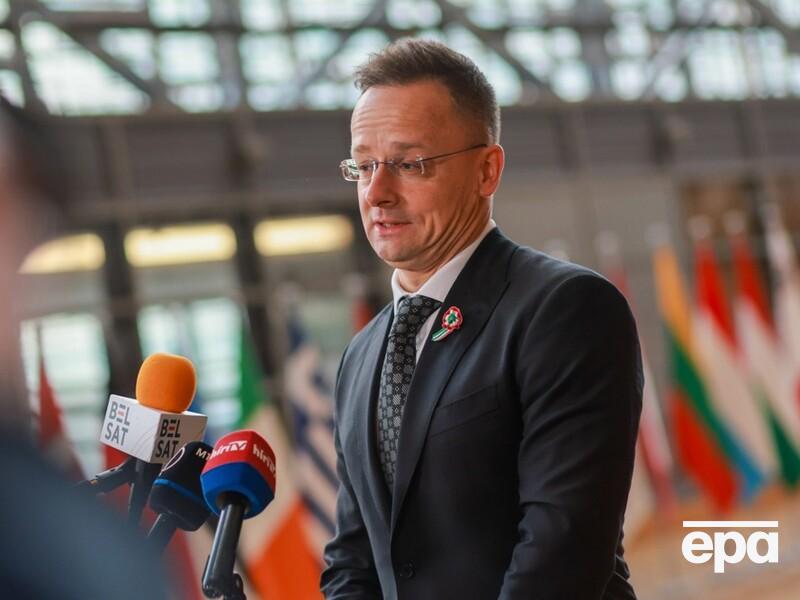 Сийярто признал, что звонил Лаврову во время важных встреч ЕС