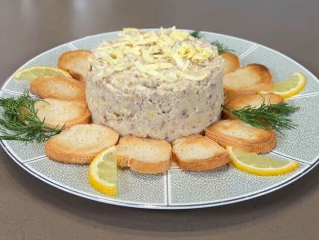 Приготовьте нежный форшмак по рецепту от тещи Гордона. Секрет вкуса – в сочетании этих продуктов