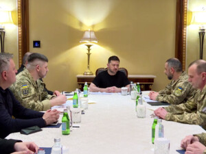 Зеленский встретился с украинскими военными экспертами, работающими в Саудовской Аравии