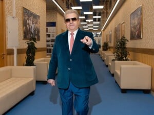 Продавав полякам кальсони, вигнав рідню з бізнесу і їсть бичачі яйця. Пікантні факти про Поплавського