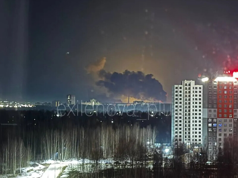 В Ярославле после атаки горит крупный НПЗ. СМИ пишут о применении "Фламинго" в Самарской области