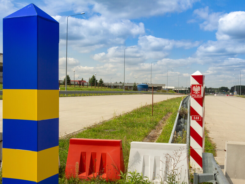 Польща збудує сучасний електронний бар'єр на кордоні з Україною. Що відомо