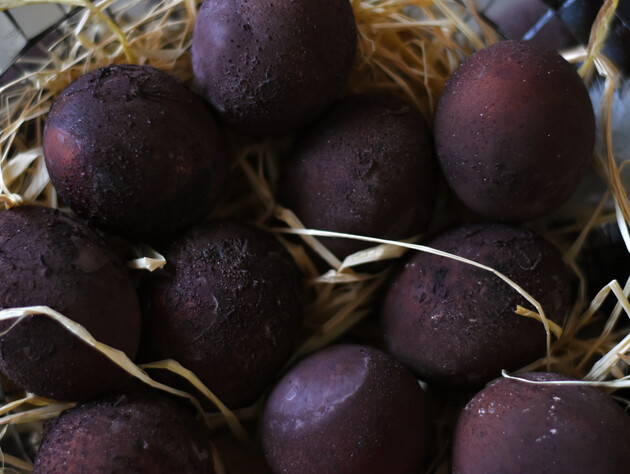 Зваріть яйця у цьому продукті, щоб отримати стильні мерехтливі крашанки