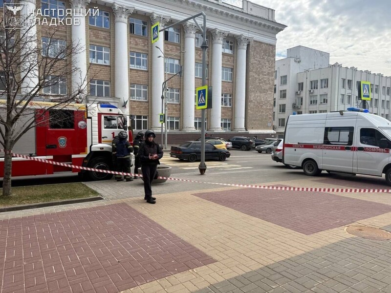 Впервые вглубь города. В Белгороде заявили об ударе по зданию правительства, ранен чиновник. Фото