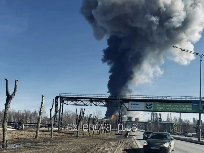 "Горит все". В российском Татарстане взорвался завод по производству каучука. Фото, видео