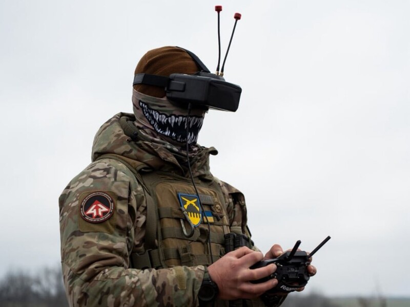 Дрон за $2 тис. проти БПЛА за $5 млн. Бійці 158-ї ОМБр показали знищення іранського Mohajer-6