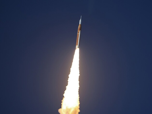 NASA запустило першу за пів століття місію до Місяця. Фоторепортаж