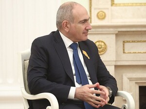 Пашинян приїхав у Москву до Путіна й потролив його