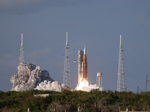Астронавти першого за пів століття польоту людей до Місяця зіткнулися з несподіваною проблемою