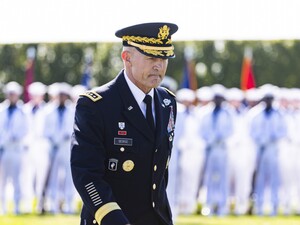 Пентагон уволил начальника штаба. СМИ пишут, что не только его