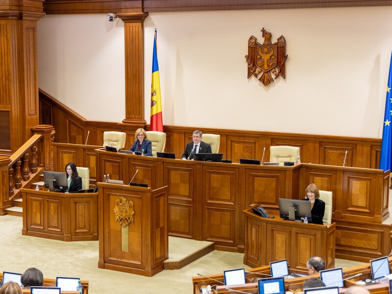 Парламент Молдовы поддержал выход страны из СНГ