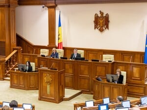 Парламент Молдовы поддержал выход страны из СНГ