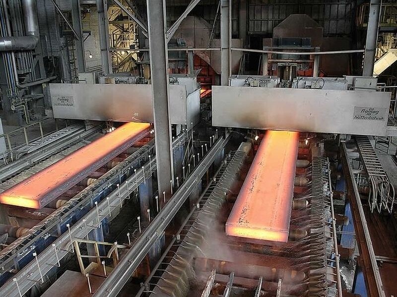 СБУ та СБС вдарили дронами по Алчевському меткомбінату. Виробництво зупинили