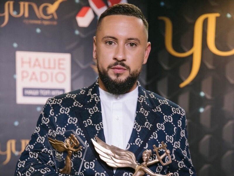 Почему Monatik не носит обручальное кольцо. Певец раскрыл главный секрет супружеской жизни