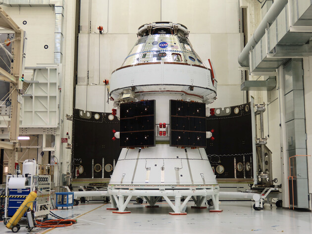 В капсуле Orion на лунной орбите снова ломался туалет