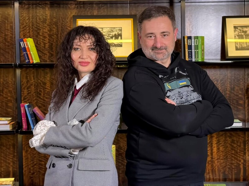 Корупція в "Укрпошті", робота в колгоспі, гроші Путіна, переїзд у США. Інтерв'ю Бацман зі Смілянським. Відео