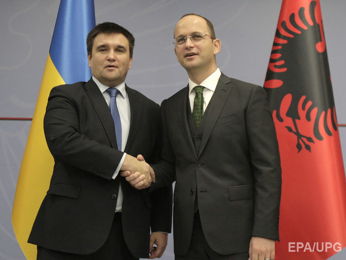 Украина и Албания взаимно отменяют визы с 1 апреля