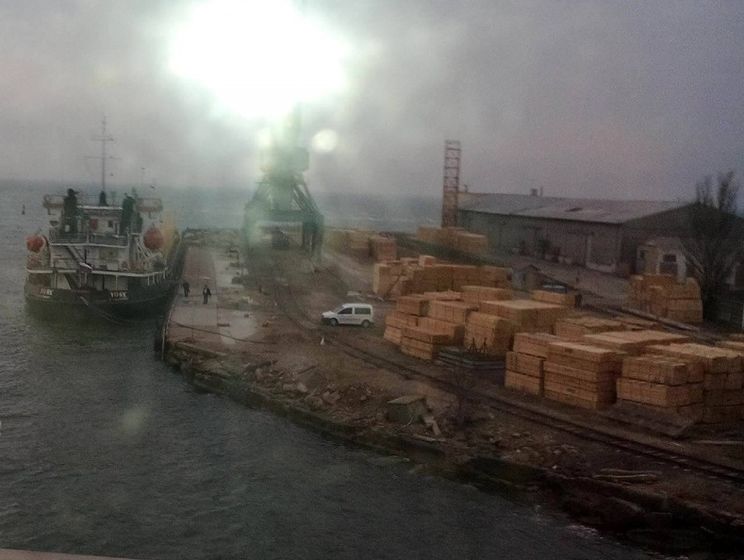 В порту в Одесской области журналисты обнаружили российское судно
