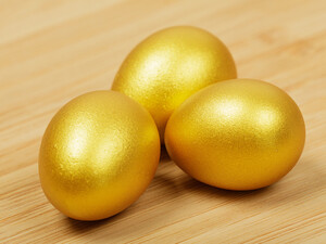 Натрите яйца этим, чтобы получить праздничные золотые пасхальные яйца. Лайфхак