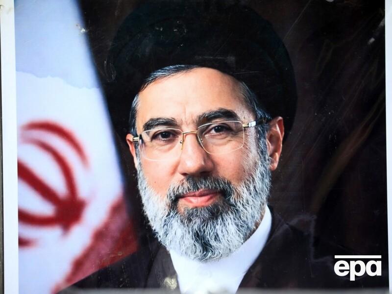 У тяжкому стані. ЗМІ розкрили, де перебуває верховний лідер Ірану