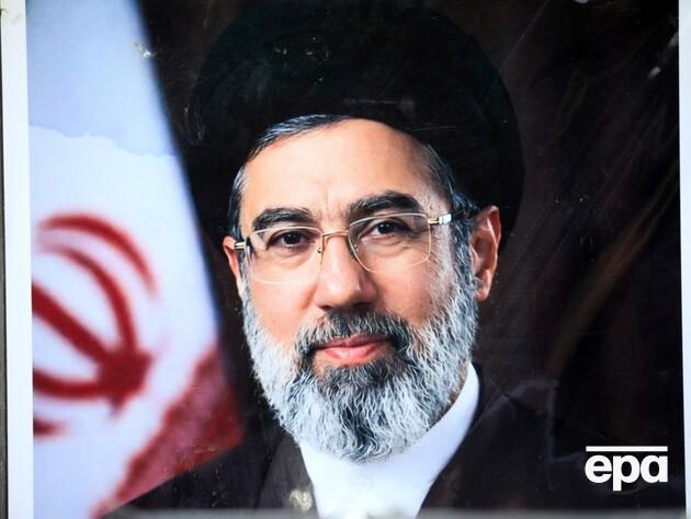 У тяжкому стані. ЗМІ розкрили, де перебуває верховний лідер Ірану