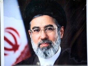 У тяжкому стані. ЗМІ розкрили, де перебуває верховний лідер Ірану