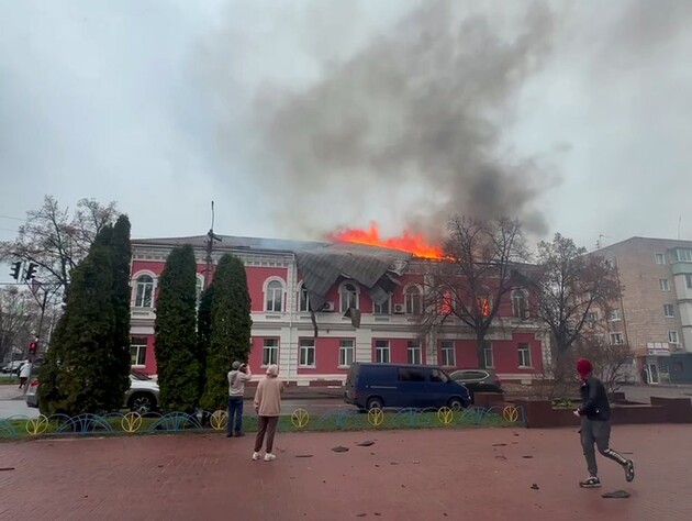 РФ масовано атакувала Чернігівську область. Горіли мерія й податкова