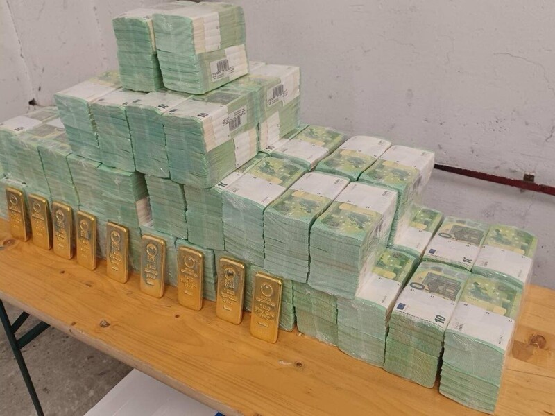 Угорщина оприлюднила нові "докази" у справі інкасаторів. "Ощадбанк" заявив про фальсифікацію