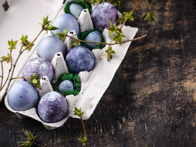Залиште яйця на ніч у цьому настої - й отримаєте на ранок сині крашанки