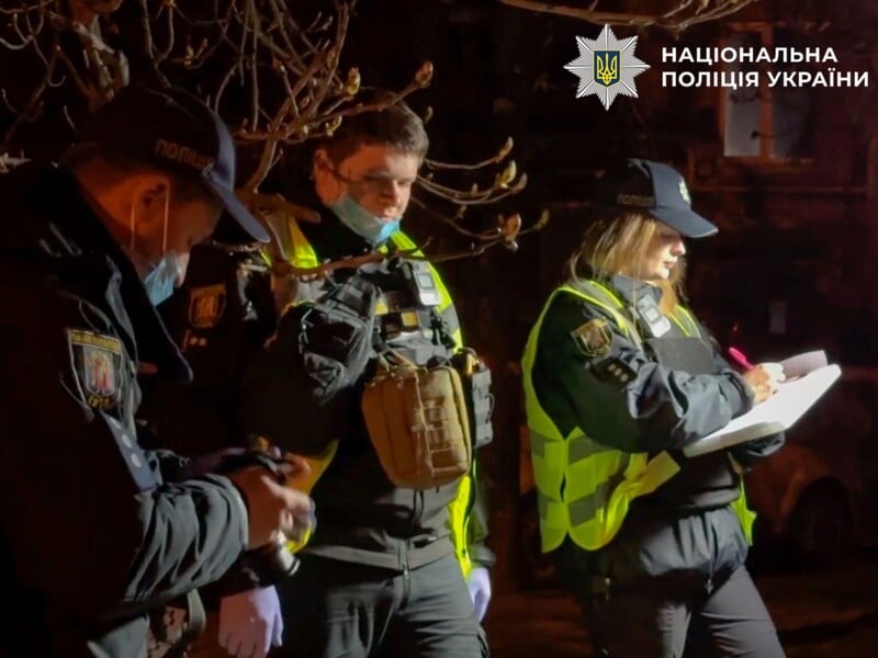 У Києві зарізали чоловіка після його зауваження про галас у дворі – поліція