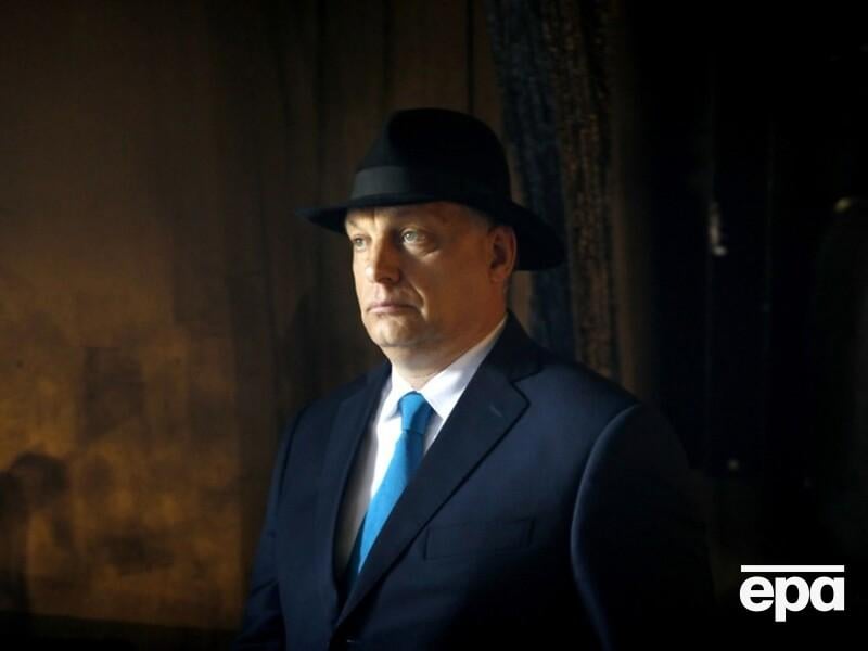 Колишній член злочинної групи розповів, як возив "Вітьку" Орбану гроші на вибори