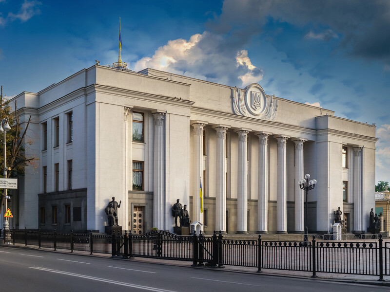 Рада ухвалила в першому читанні законопроєкт про "податок на OLX"