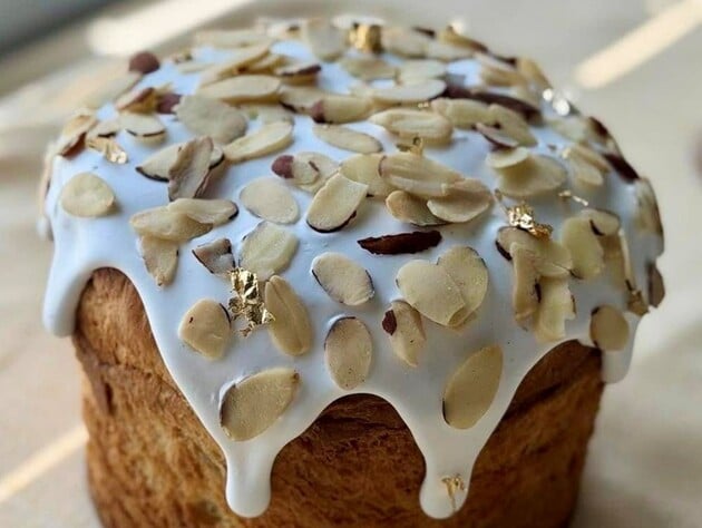 Просто взбейте это миксером. Классический рецепт глазури для паски, которая не осыпается