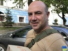 Люди идут в частные клиники, а потом: есть в базе заболевания? Нет? Годен