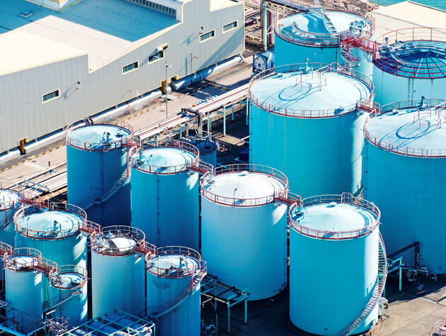 Дрон влетел в резервуар с растительным маслом в порту под Одессой. Видео