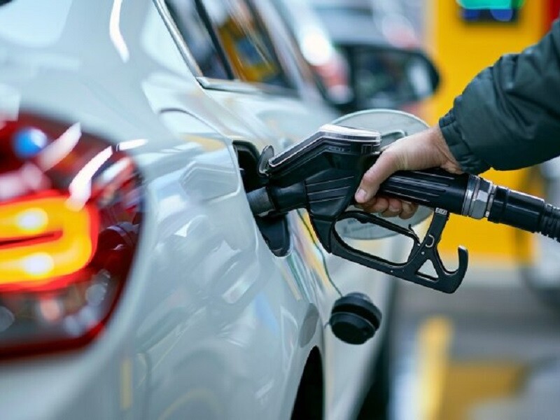 Світові ціни на пальне знову стрімко зростають – експерт 