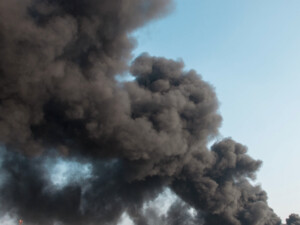 Дроны атаковали нефтебазы в двух регионах РФ. Что известно