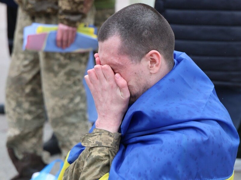  Україна і РФ провели "великодній" обмін полоненими. Додому повернулося 182 українця. Фото 