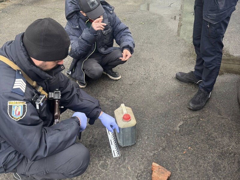 У Києві пошкодили Land Rover нардепа. Він припустив, чому це сталося