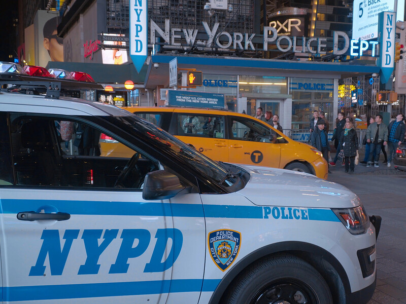 У метро Нью-Йорка нападник порізав мачете трьох людей. Він називав себе "Люцифер"