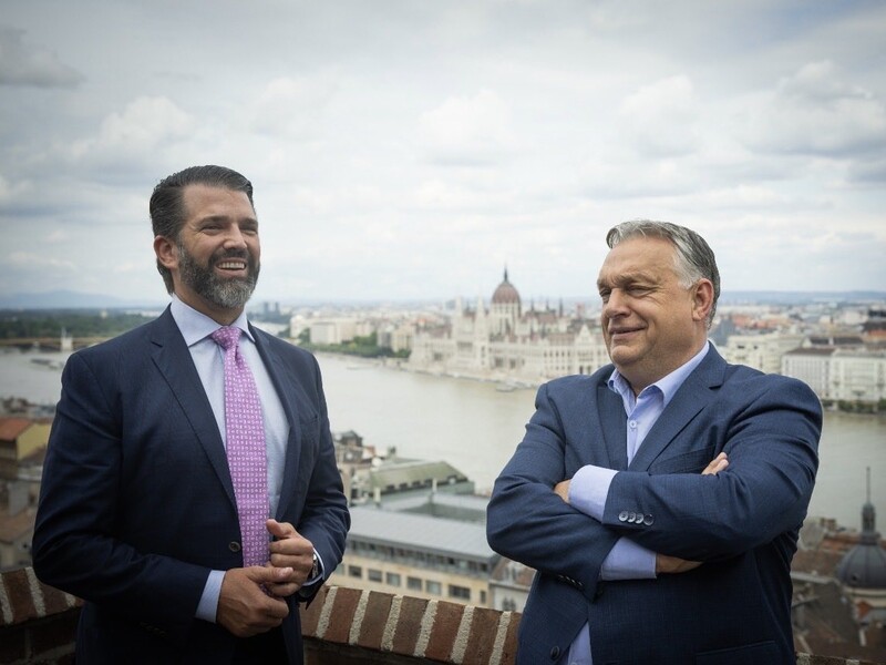 "Сподіваємося, ви проголосуєте за друга і союзника мого батька". Син Трампа звернувся до угорців