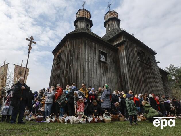 Гаївки, гарні кошики й освячені собаки. Як святкували Великдень у Києві. Фоторепортаж