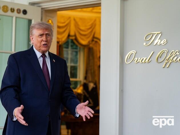 Трамп виклав ШІ-зображення, де він в образі Ісуса. А потім видалив і дивно пояснив свою поведінку