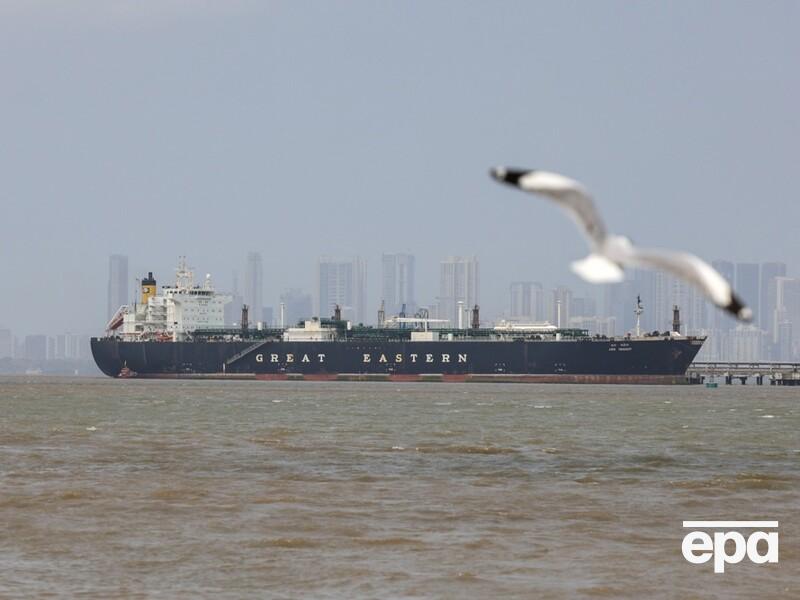 Подсанкционный танкер пытается прорвать блокаду Ормузского пролива