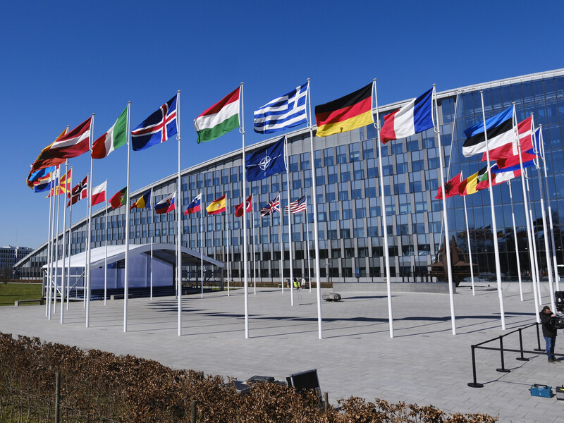 Європа прискорює реалізацію запасного плану на випадок виходу США з НАТО – WSJ