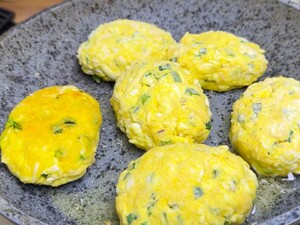 Остались яйца после Пасхи? Приготовьте из них всего за пару минут сочные котлеты без грамма мяса