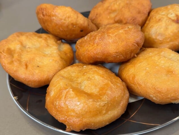 Невероятные беляши по фирменному рецепт от тещи Гордона. Такие готовили когда-то в столовой