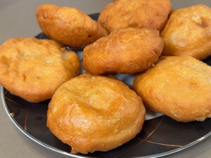 Добавьте это в фарш – и беляши будут сочными и хрустящими. Проверенный рецепт от тещи Гордона