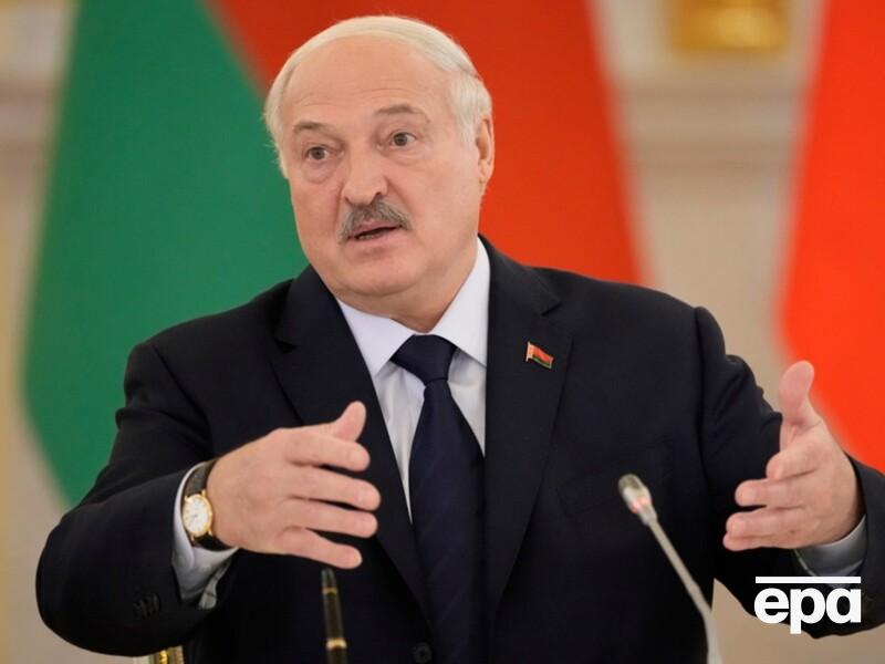 Лукашенко підписав закон, яким каратимуть за "пропаганду" ЛГБТ і бездітність