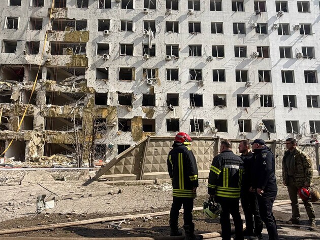 Армия РФ утром ударила по рынку и порту в Одесской области. Есть попадания и пострадавшие